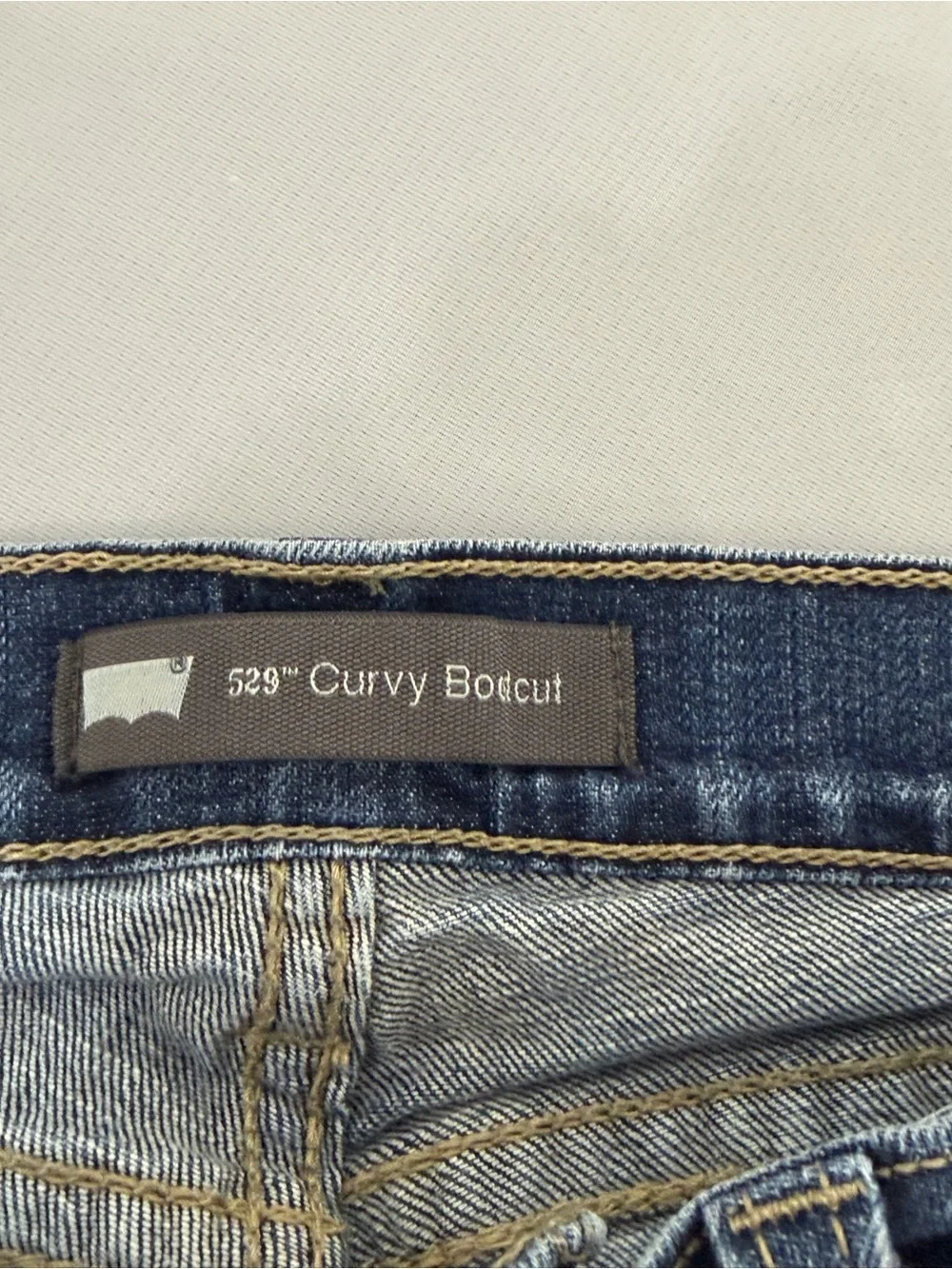 Levis levi curvy